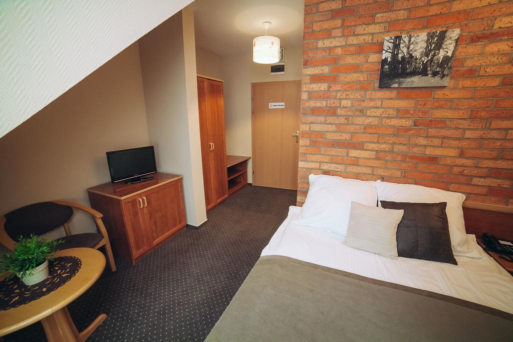 Hubertus Aparthotel & Restaurant & Horse Club Starogard Gdański 客房 照片