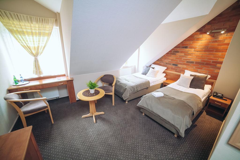 Hubertus Aparthotel & Restaurant & Horse Club Starogard Gdański 客房 照片