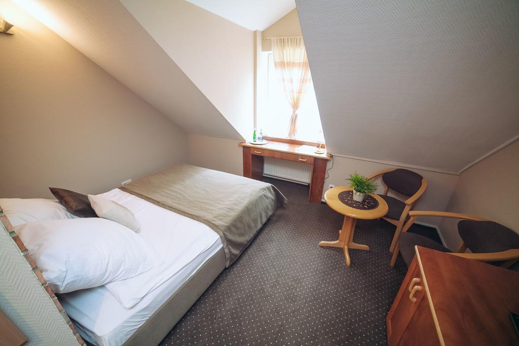 Hubertus Aparthotel & Restaurant & Horse Club Starogard Gdański 客房 照片