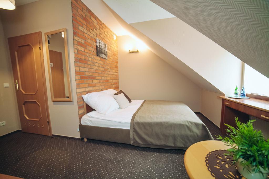Hubertus Aparthotel & Restaurant & Horse Club Starogard Gdański 客房 照片