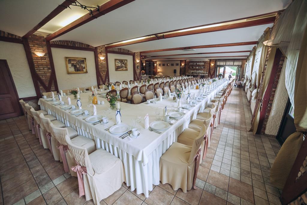 Hubertus Aparthotel & Restaurant & Horse Club Starogard Gdański 外观 照片
