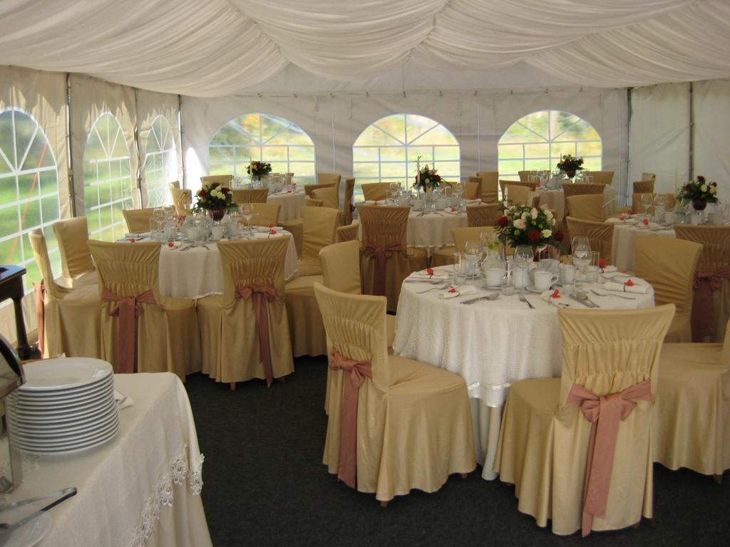 Hubertus Aparthotel & Restaurant & Horse Club Starogard Gdański 外观 照片