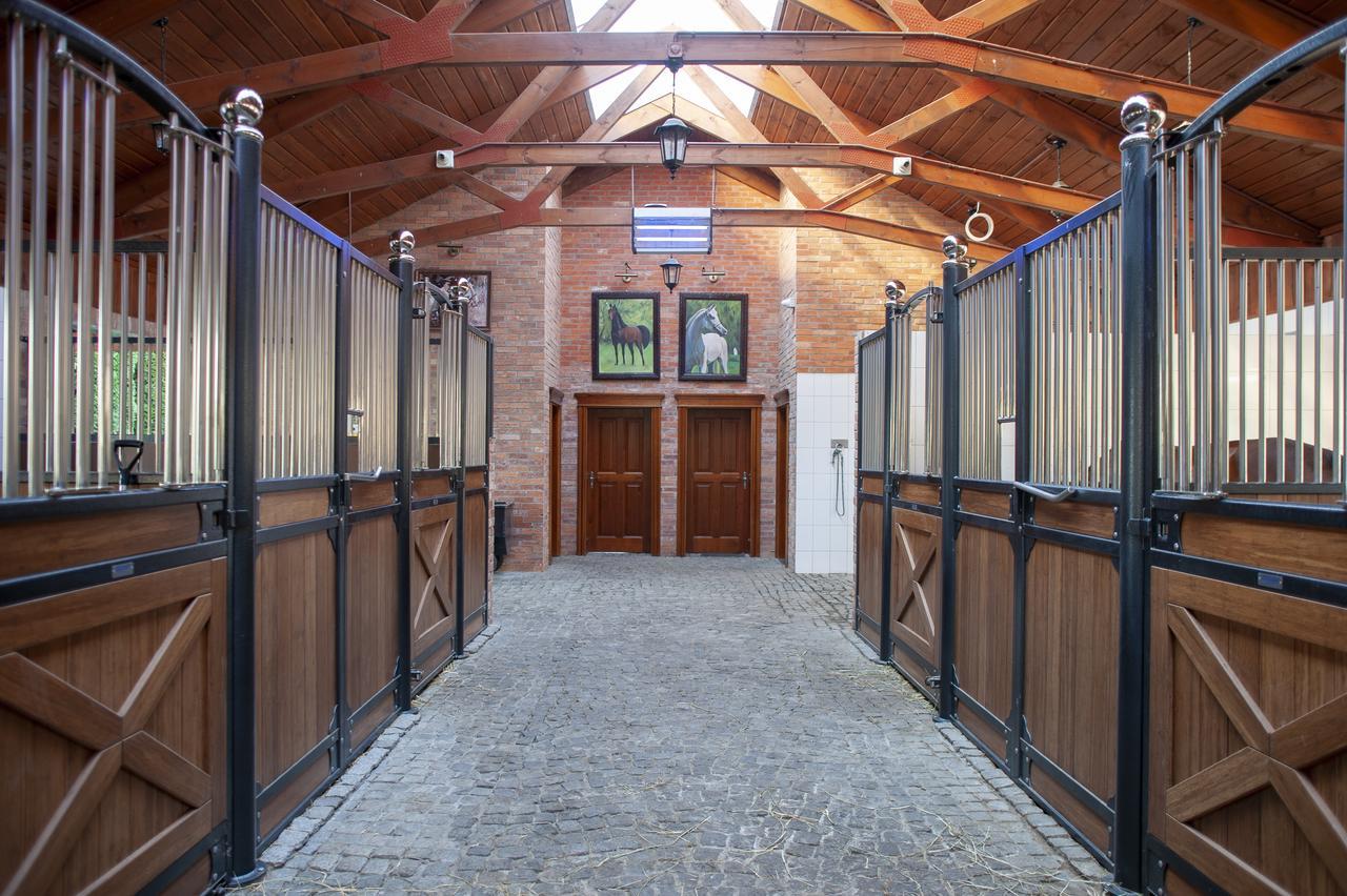Hubertus Aparthotel & Restaurant & Horse Club Starogard Gdański 外观 照片