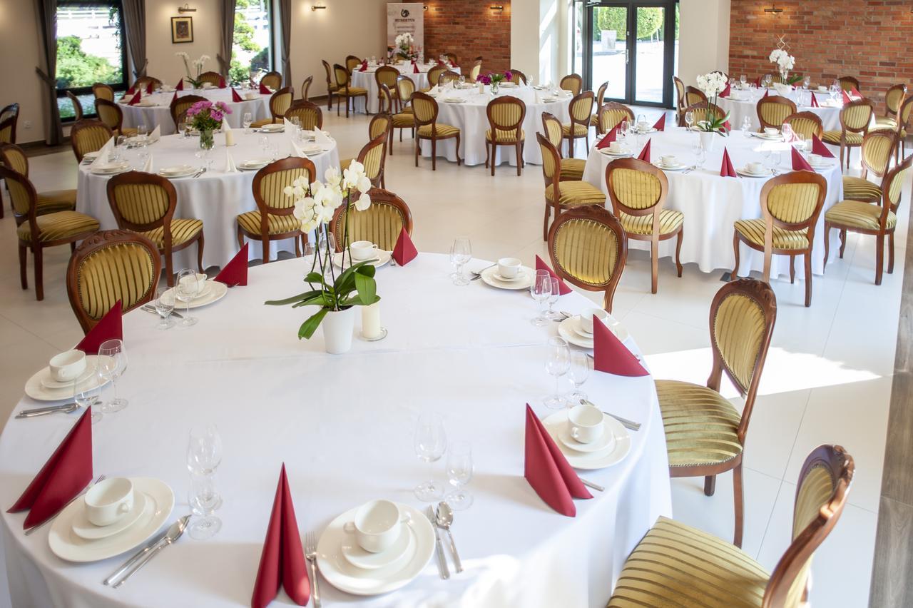 Hubertus Aparthotel & Restaurant & Horse Club Starogard Gdański 外观 照片