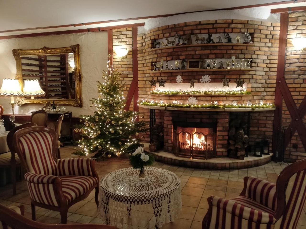 Hubertus Aparthotel & Restaurant & Horse Club Starogard Gdański 外观 照片